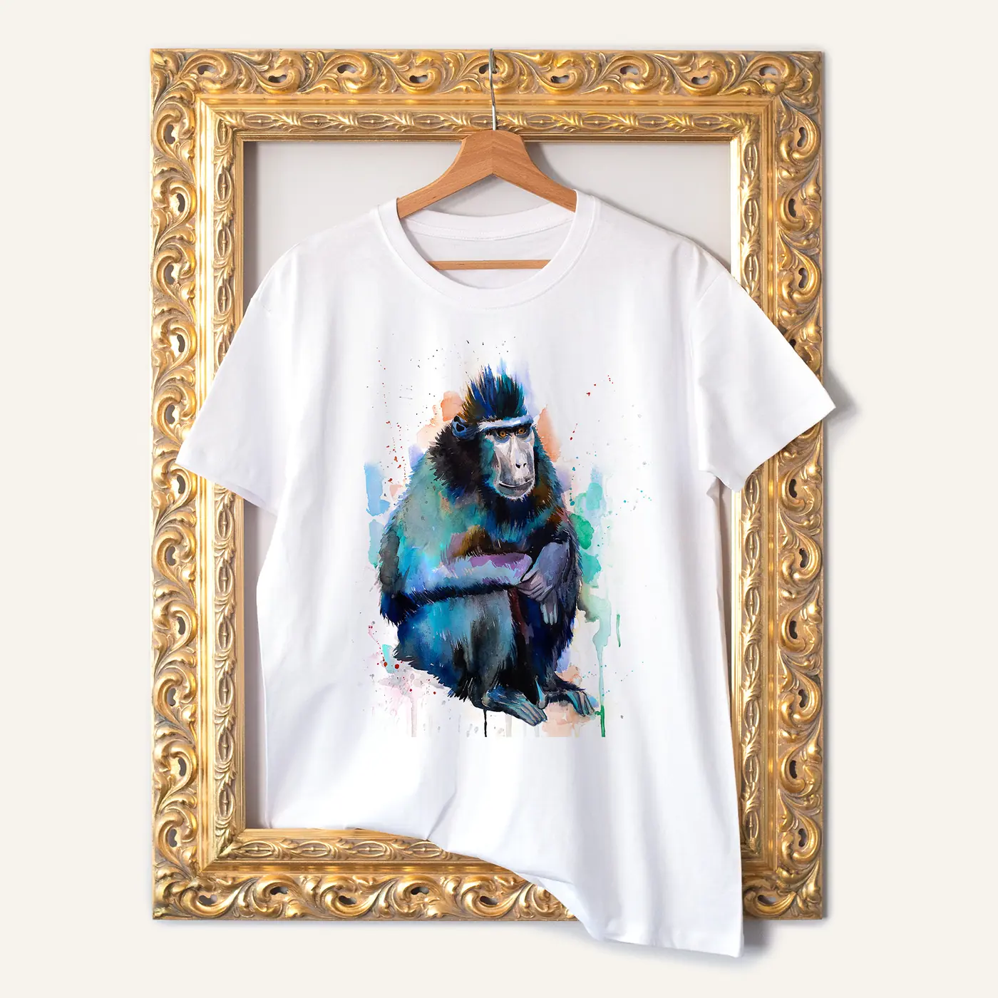 Бяла тениска с акварелна щампа на макак