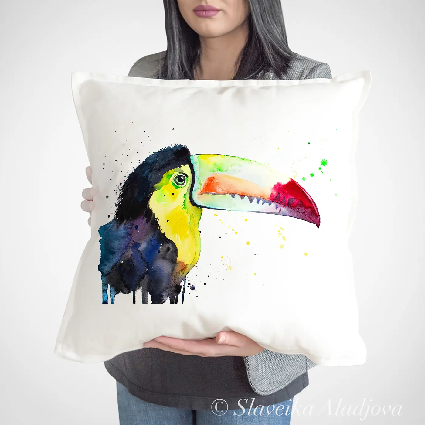 Cushion with a watercolour toucan print