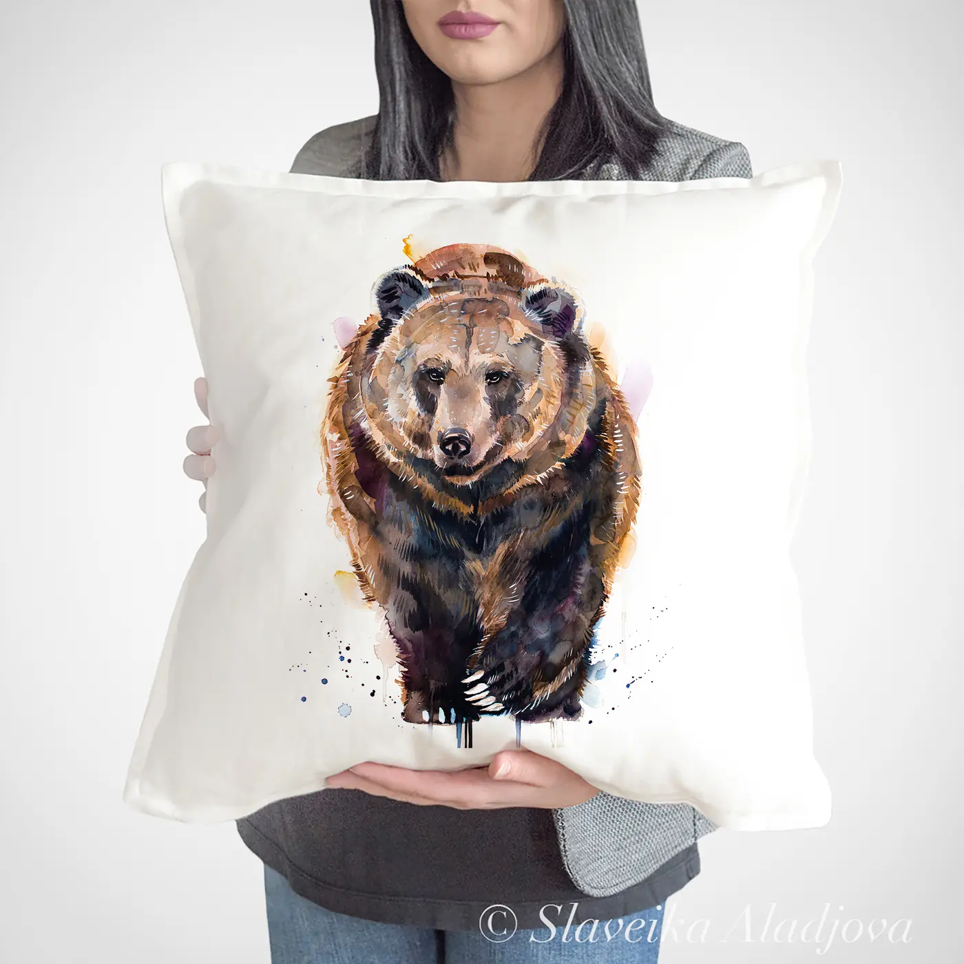Cushion with a watercolour brown bear print